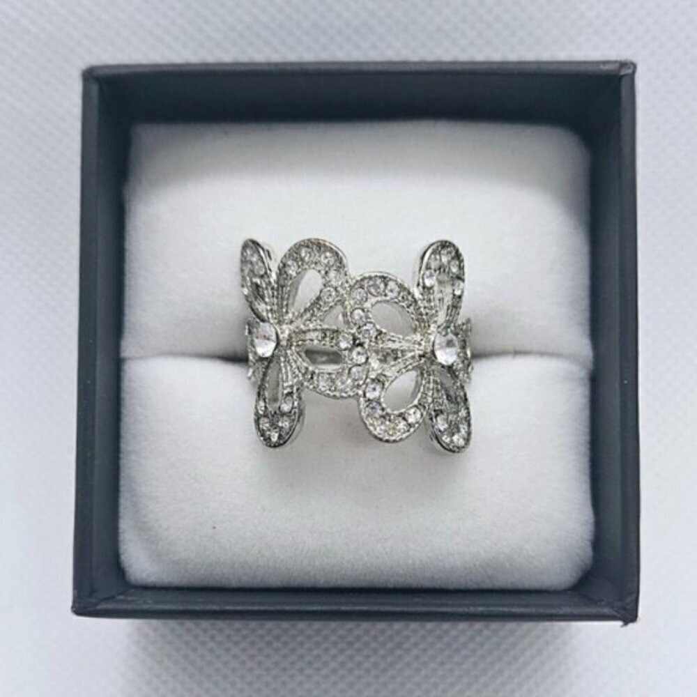 Silver Tone Floral Rhinestone Statement Ring Size 8.5